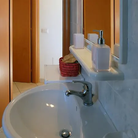 Holiday Homes Дом отдыха Рена-Майоре