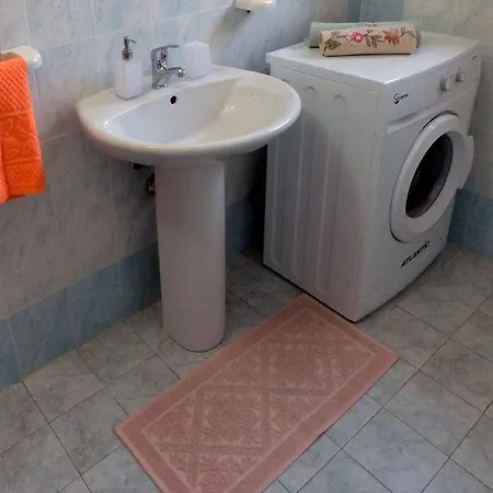 Holiday Homes Дом отдыха Рена-Майоре
